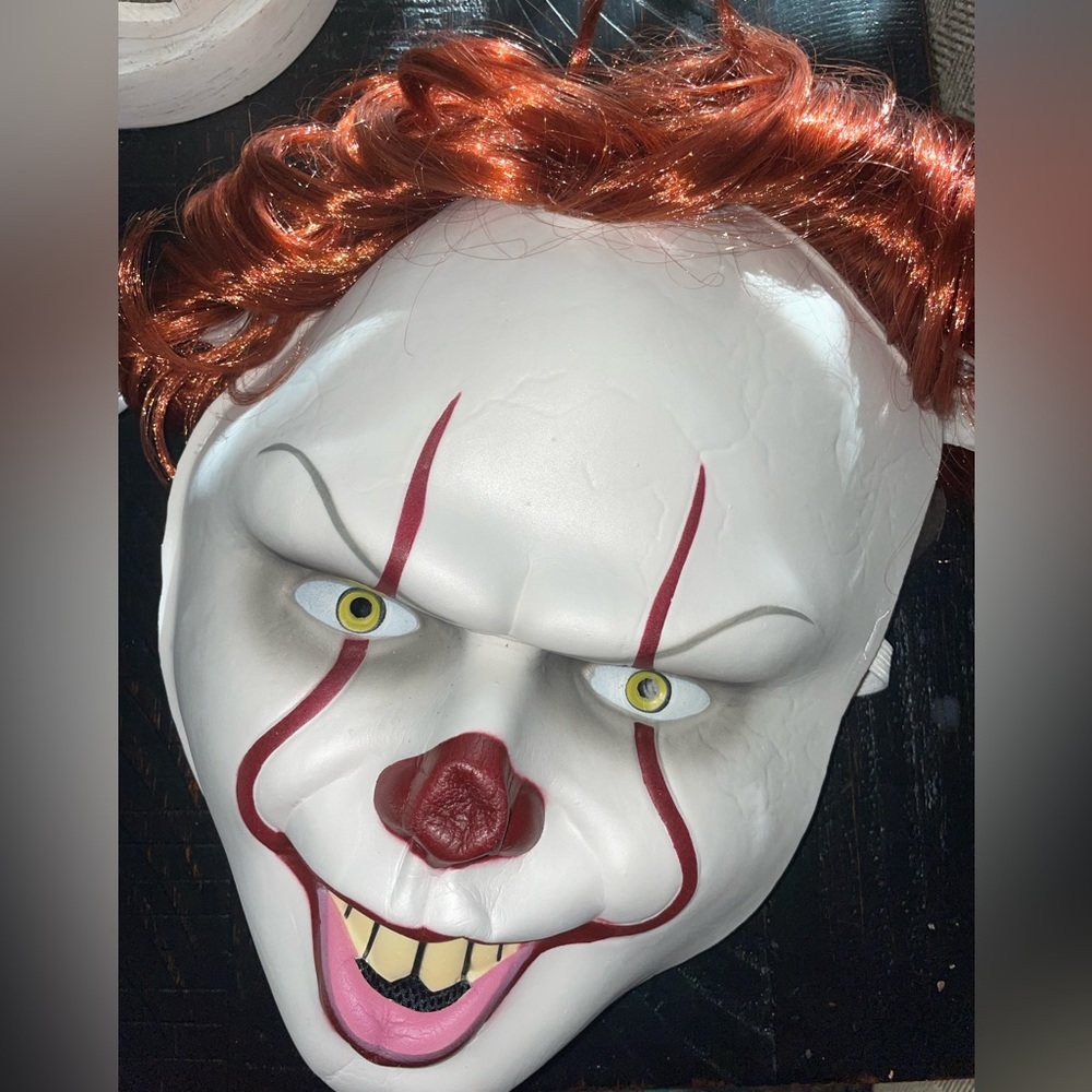 ADULT Pennywise Scary Clown Creepy Halloween Costume With Mask
